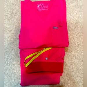 Figs Women's Pink Scrubs 
Shocking Pink
MP Zamora Jogger
M top PM